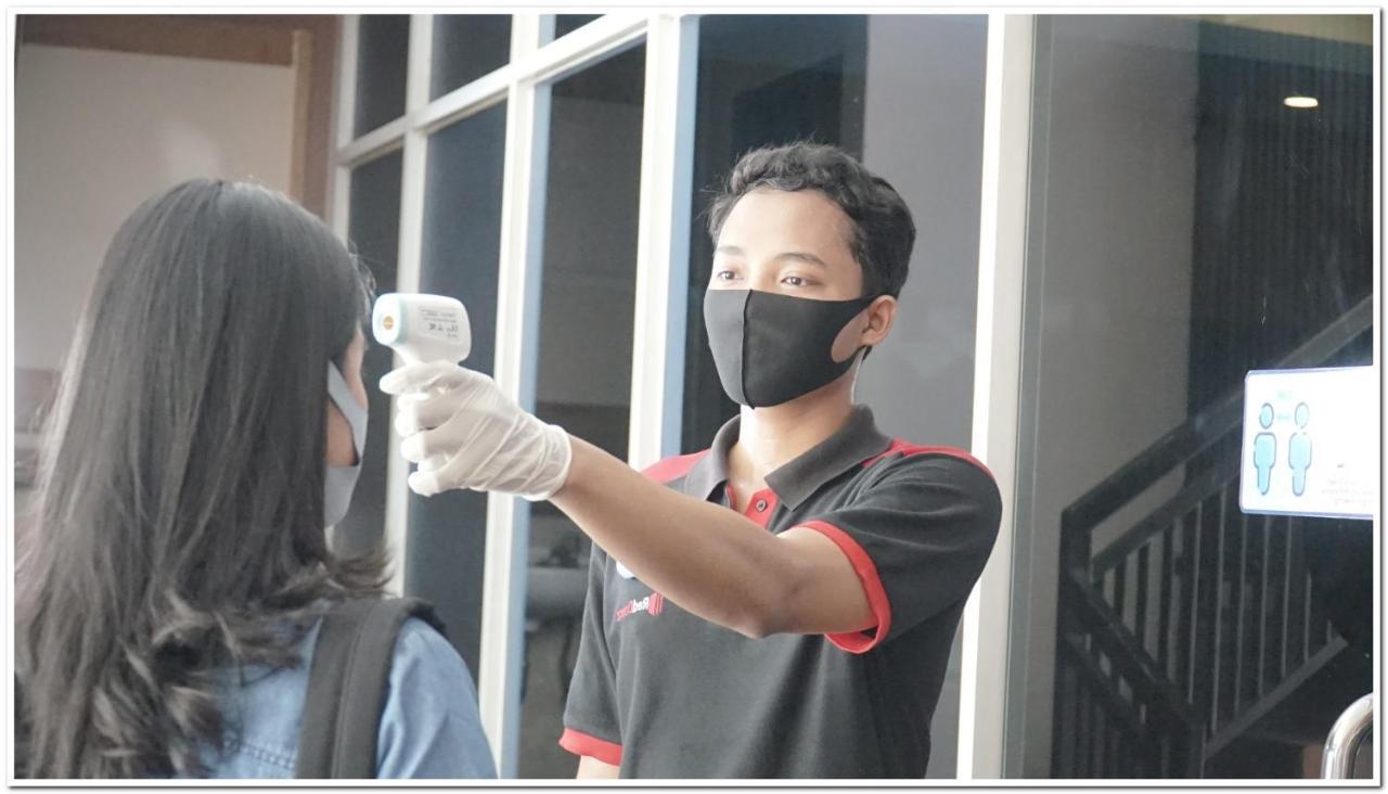 RedDoorz Syariah near Exit Tol Madyopuro Hotel Malang Bagian luar foto