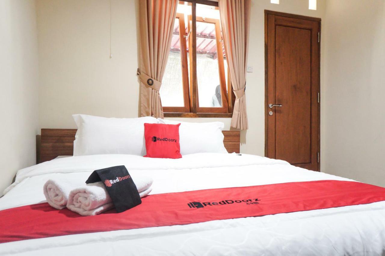RedDoorz Syariah near Exit Tol Madyopuro Hotel Malang Bagian luar foto