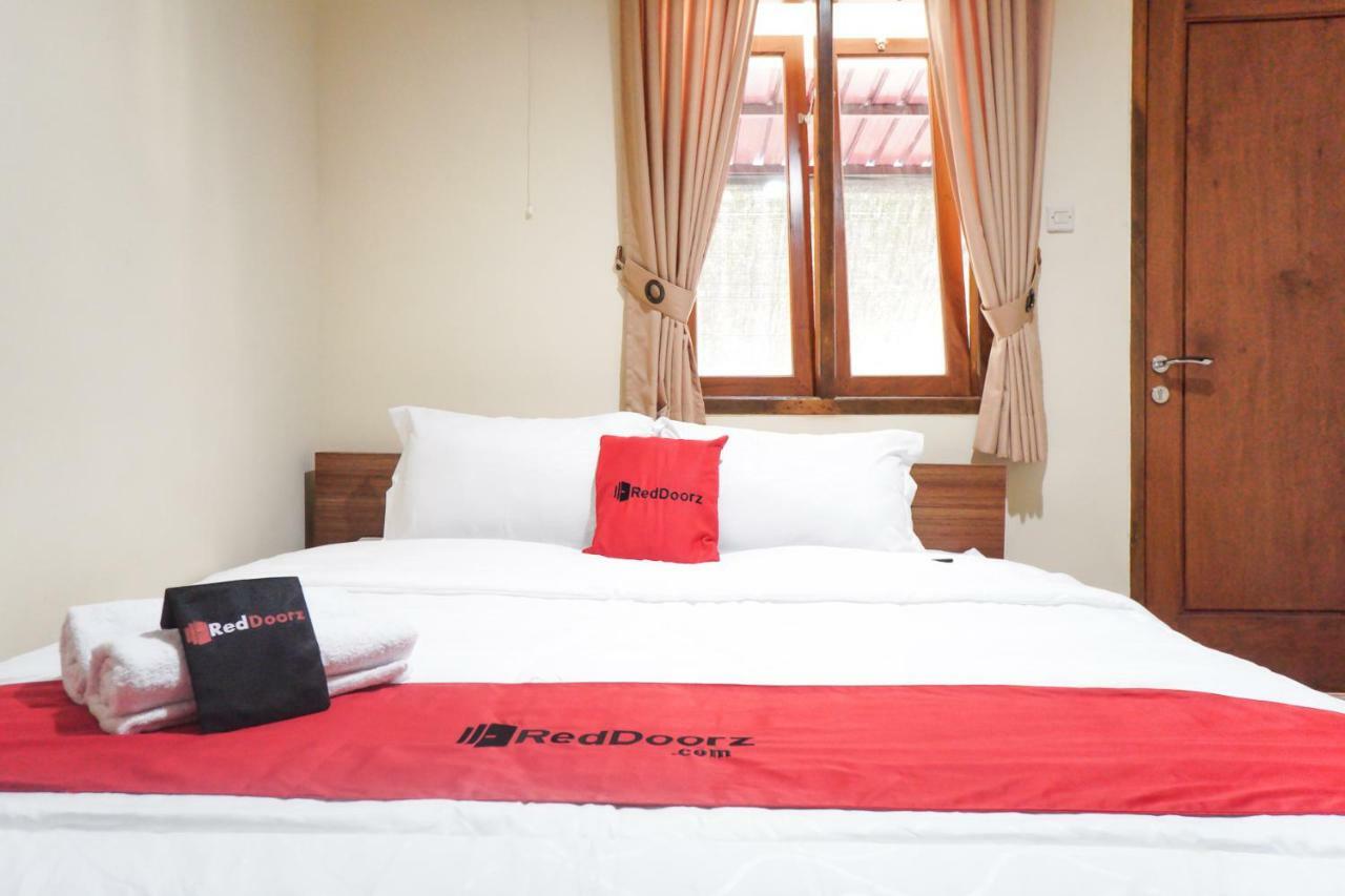 RedDoorz Syariah near Exit Tol Madyopuro Hotel Malang Bagian luar foto