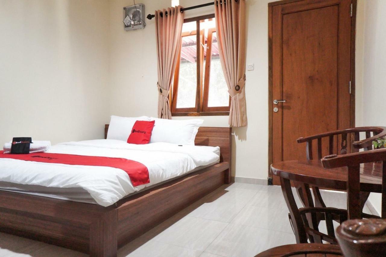 RedDoorz Syariah near Exit Tol Madyopuro Hotel Malang Bagian luar foto
