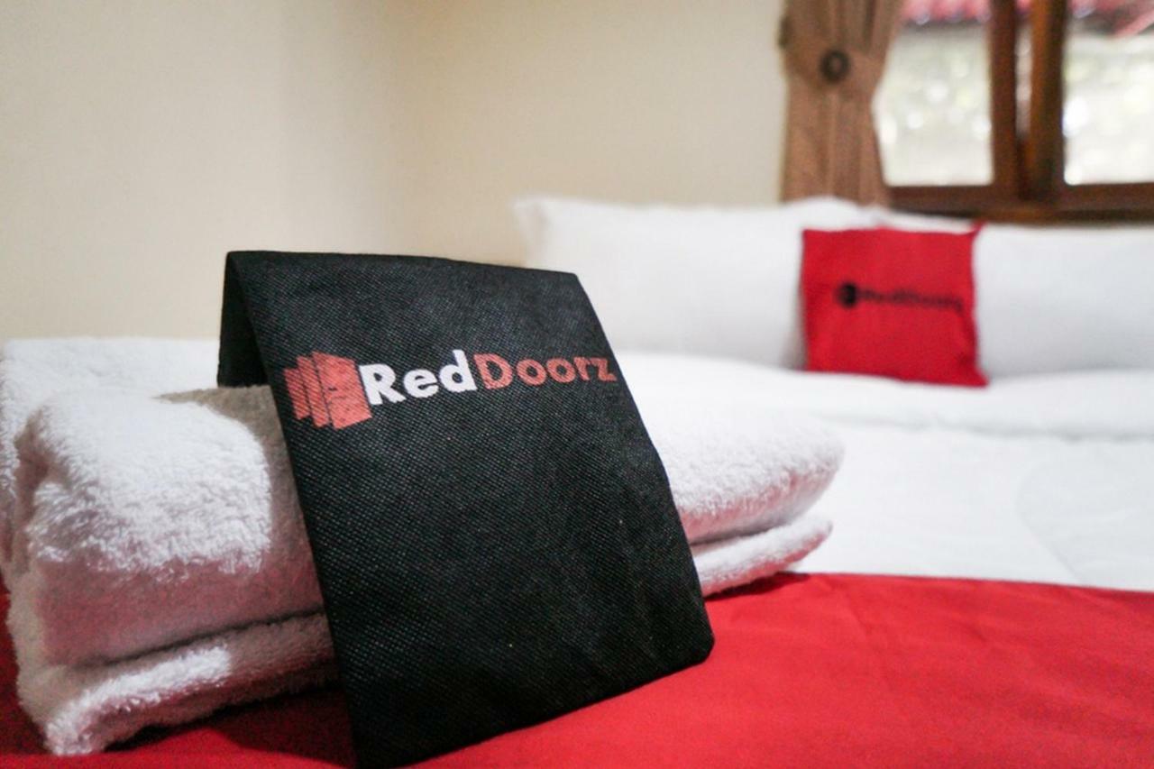 RedDoorz Syariah near Exit Tol Madyopuro Hotel Malang Bagian luar foto